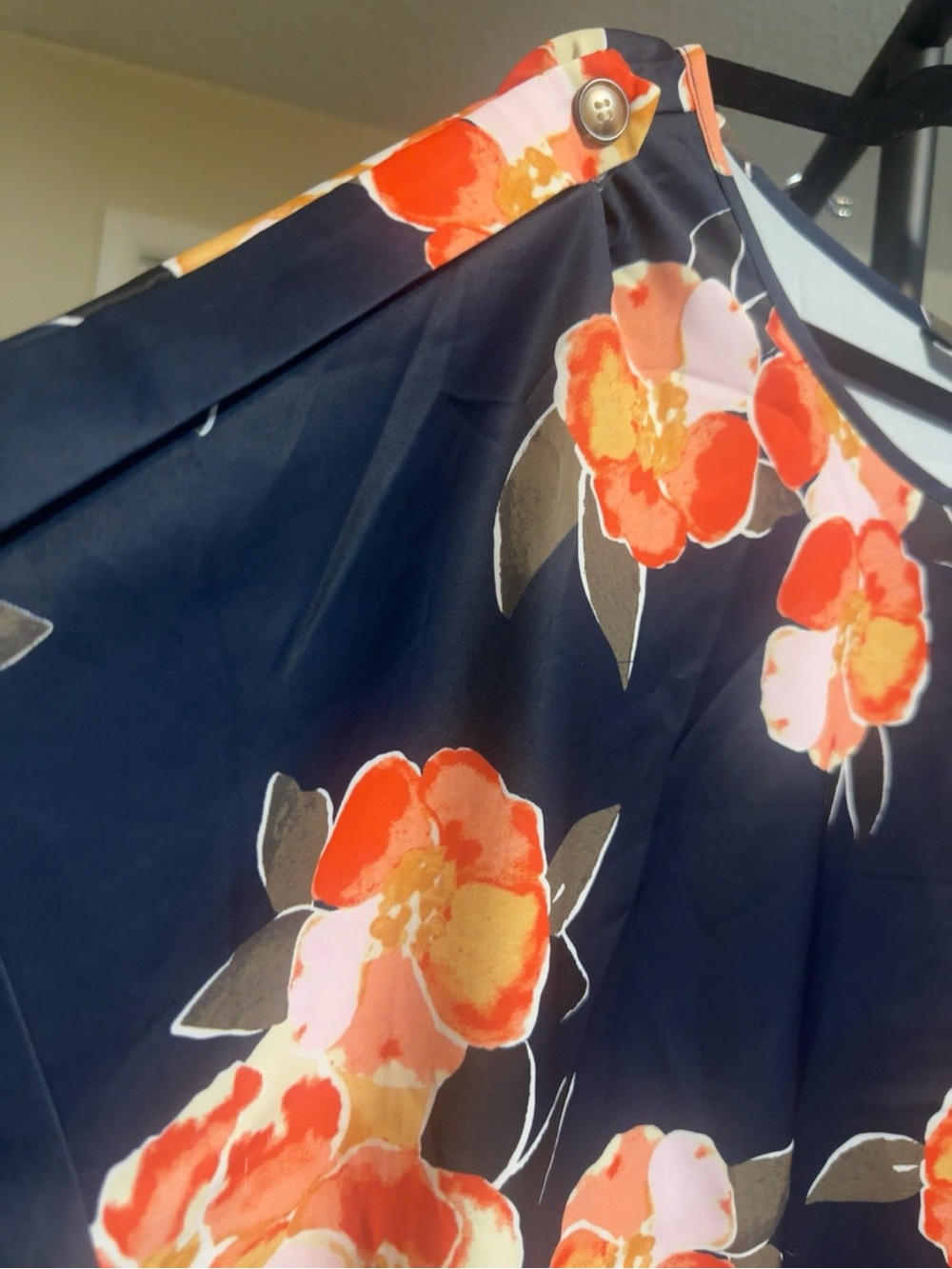 BloomChic Size 26 Navy Floral Blouse | 3/4 Sleeve Boat Neck Plus Size Top - Picture 3 of 4